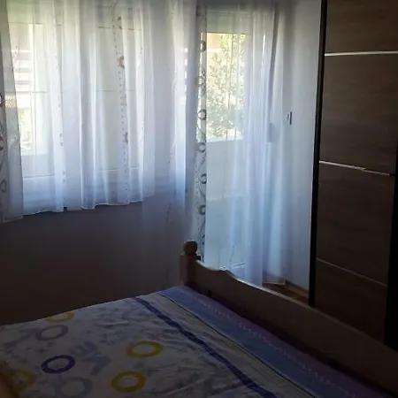 Apartment Lamani *