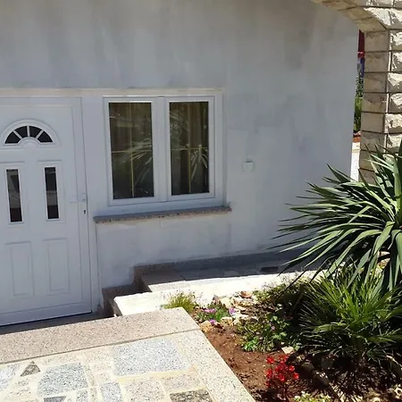 Lamani Apartment