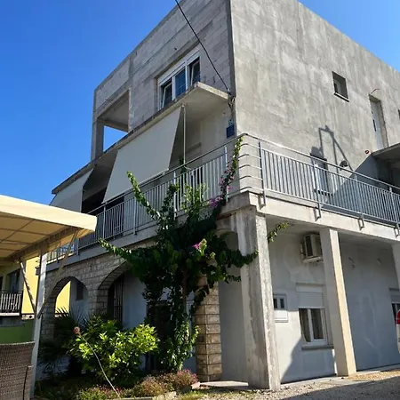 Apartamento Lamani *